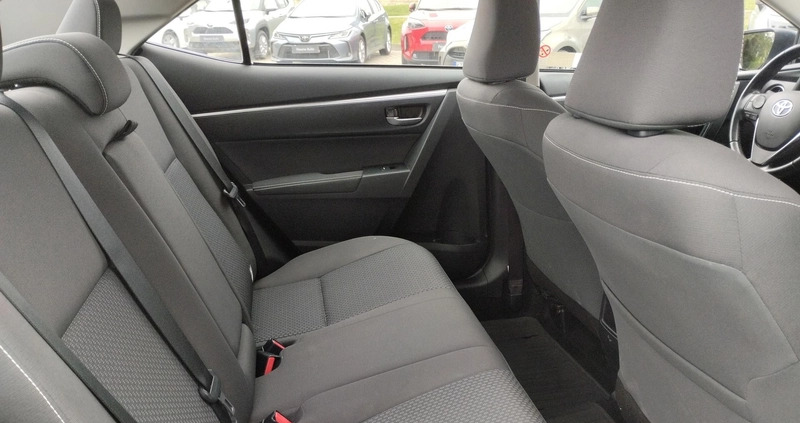 Toyota Corolla cena 67900 przebieg: 96429, rok produkcji 2018 z Przecław małe 301
